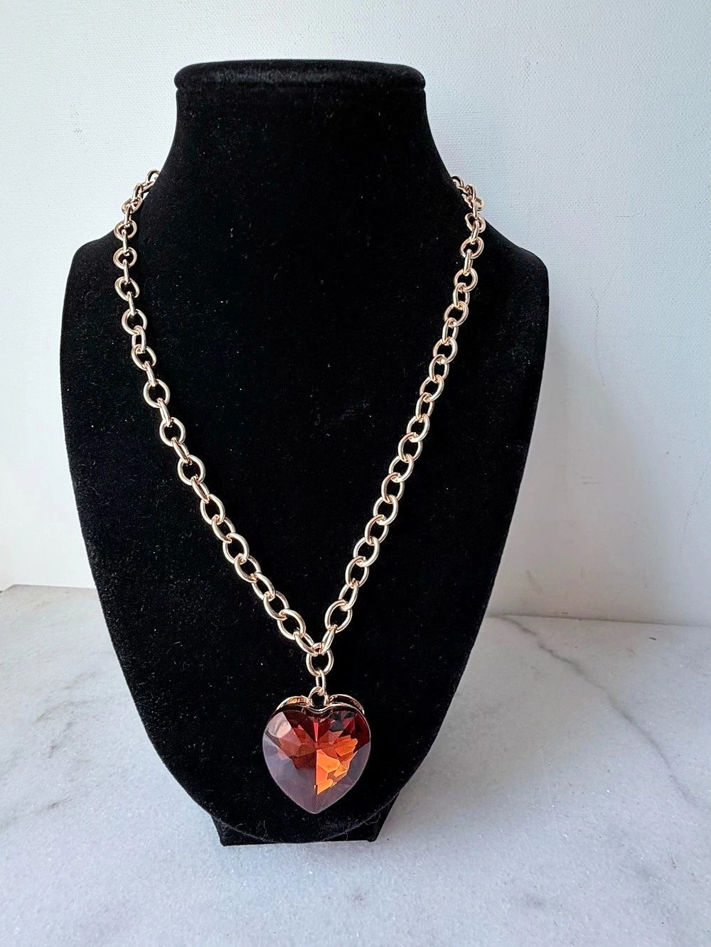 Heart Pendant Necklace in Gold & Red / brown Like New
